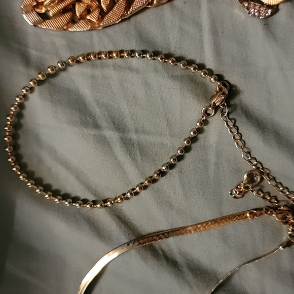 Bracelets - Picture 4 of 5